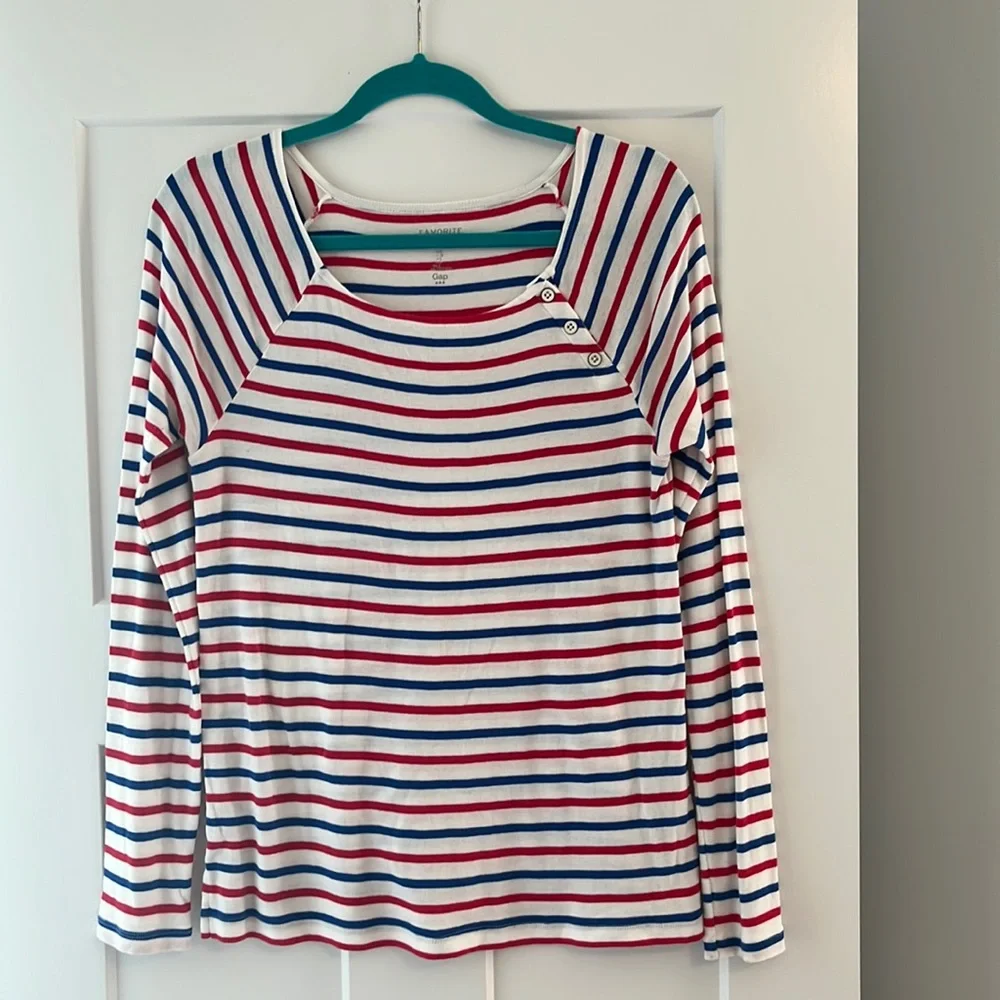 Gap favorite long sleeve t shirt